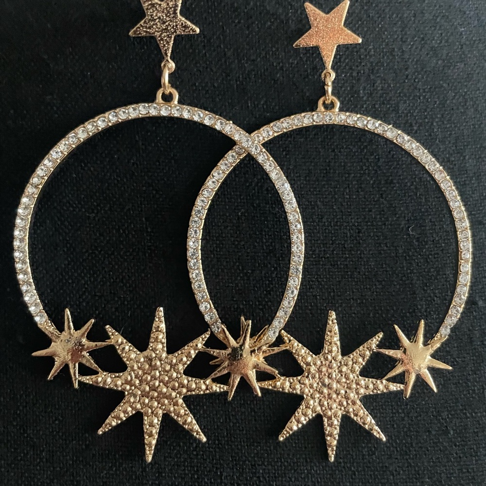 BNWT Gold Star Dangle Hoop Earrings